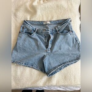 Curve Love Shorts